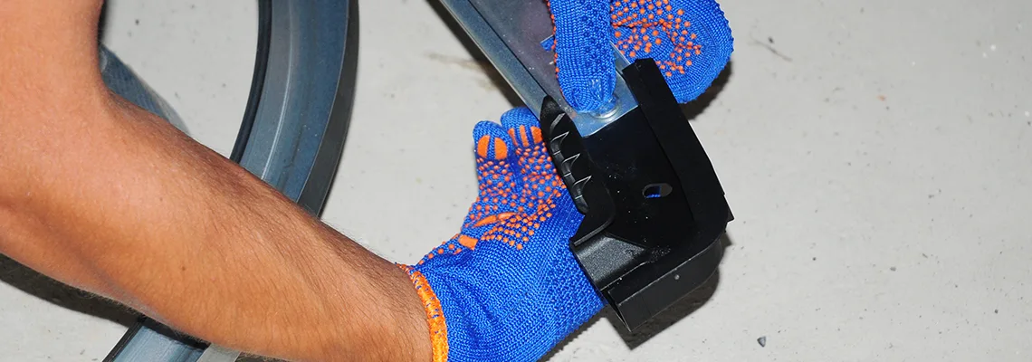 Sticky Roll Up Garage Door Repair in Spring Hill, Florida
